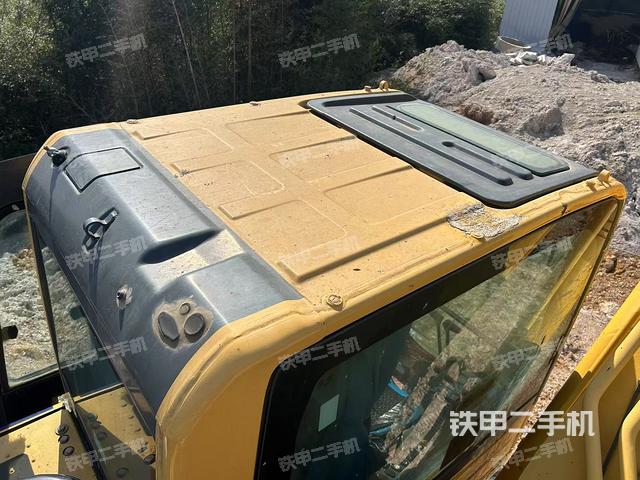 驾驶室顶部（整机外观）