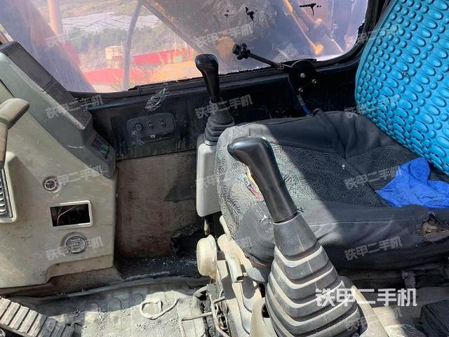 駕駛室整體（整機(jī)外觀）