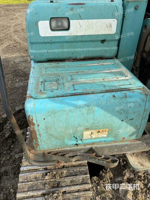 大臂根部?斜視（工作和回轉(zhuǎn)裝置）