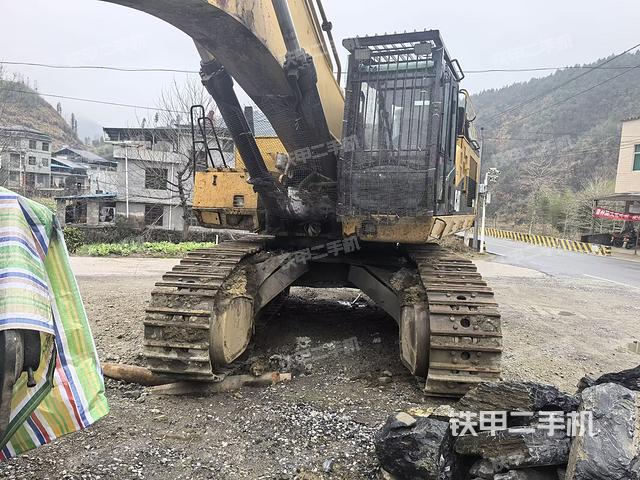 大臂油缸整體?豎拍（工作和回轉(zhuǎn)裝置）