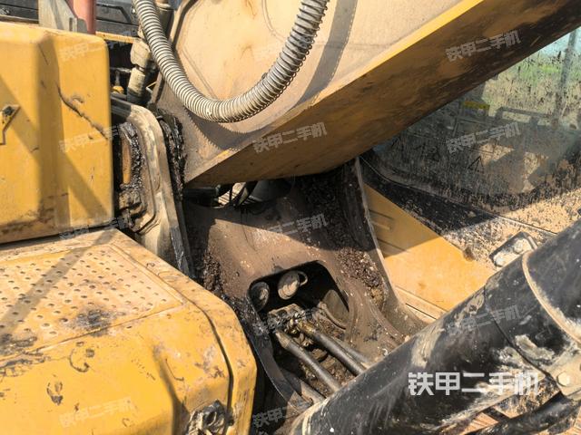 鏟斗右后整體（工作和回轉(zhuǎn)裝置）