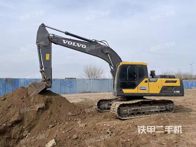 駕駛室頂部(整機外觀) 駕駛室頂部(整機外觀)