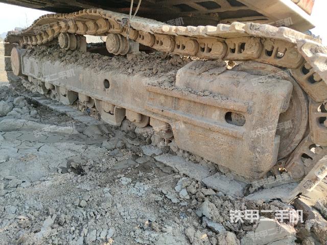 右側(cè)履帶整體(行走機(jī)構(gòu)) 右側(cè)履帶整體(行走機(jī)構(gòu))