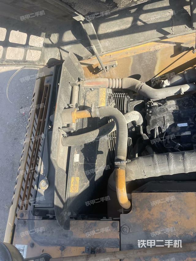 發(fā)動(dòng)機(jī)整體俯視(整機(jī)外觀(guān)) 發(fā)動(dòng)機(jī)整體俯視(整機(jī)外觀(guān))