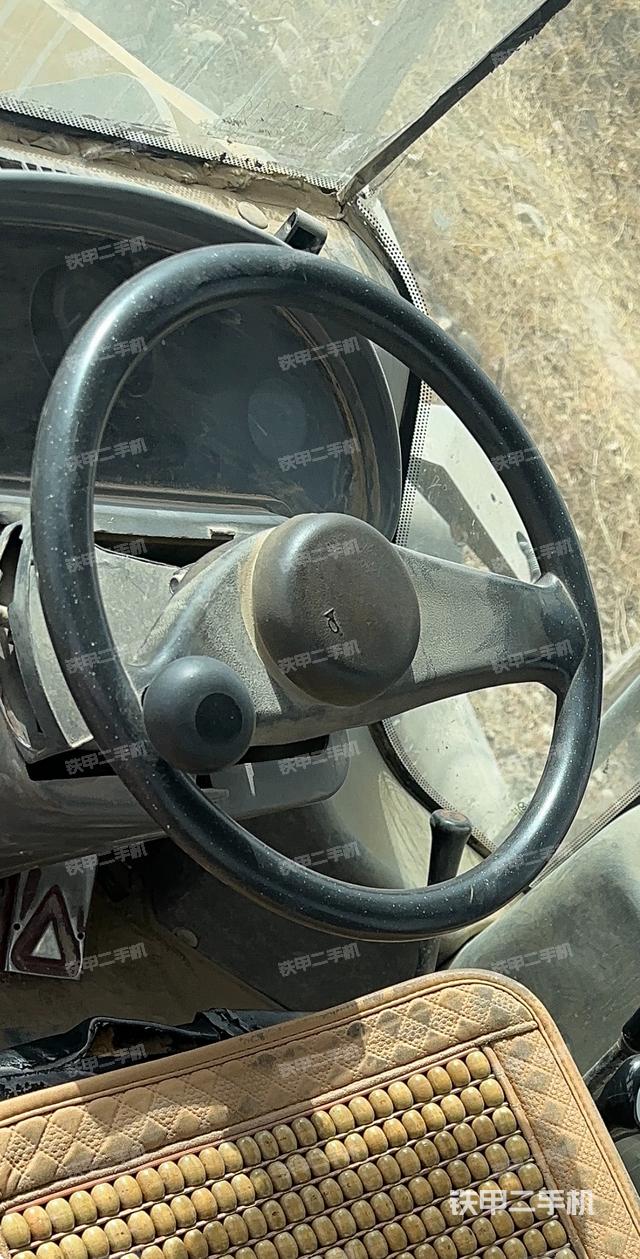 駕駛室操作臺（整機外觀及大件）