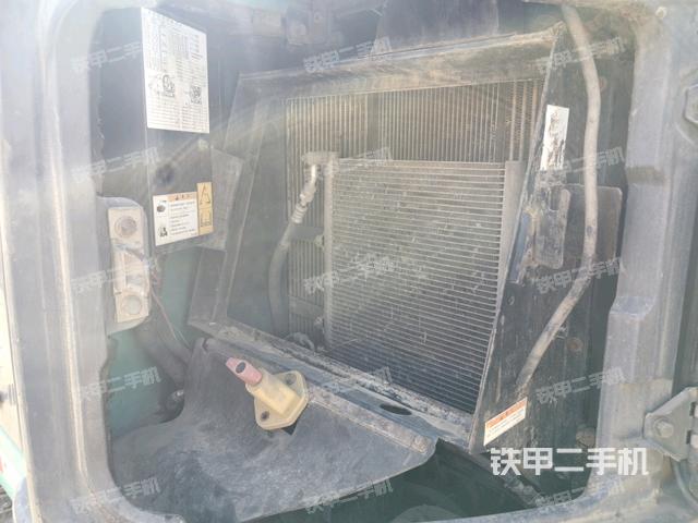 回轉(zhuǎn)馬達(dá)和主控閥（整機外觀）