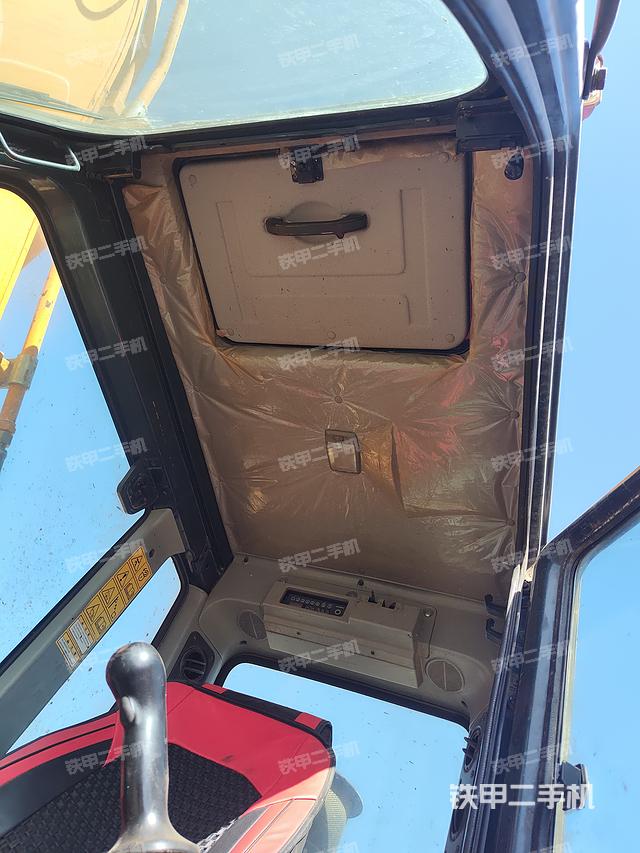 驾驶室顶部（整机外观）