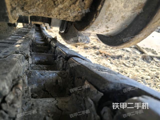 右驅(qū)動輪（行走機(jī)構(gòu)）