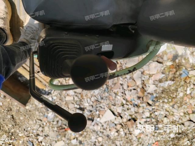 座椅右側(cè)控制臺/鑰匙門/油門/含右手柄（駕駛室部分）