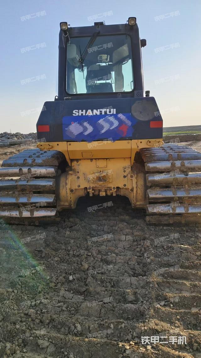 整機(jī)右側(cè)（設(shè)備外觀及核心部件）