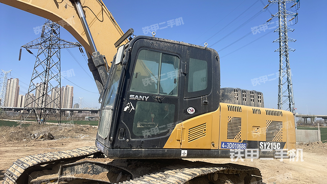 駕駛室整體(整機外觀) 駕駛室整體(整機外觀)