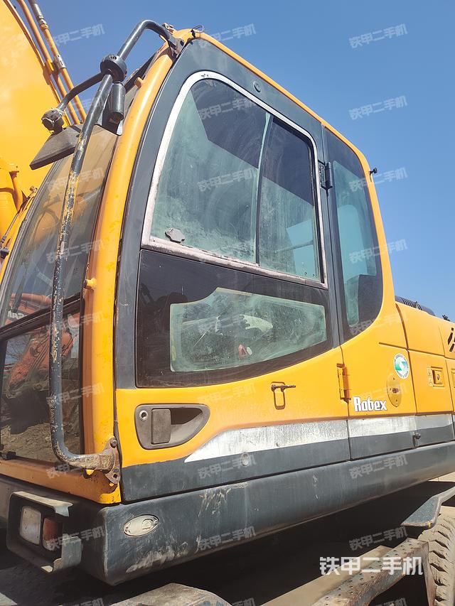 驾驶室整体（整机外观）