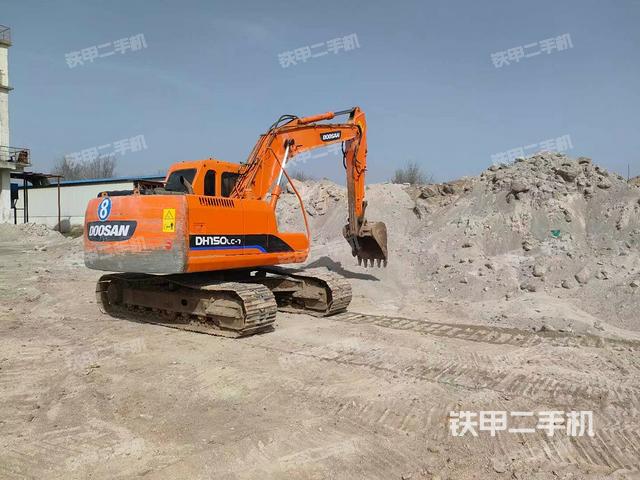 整機(jī)右后45°(整機(jī)外觀) 整機(jī)右后45°(整機(jī)外觀)