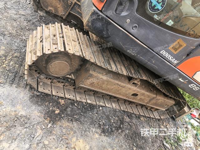 左侧履带整体 （行走机构）