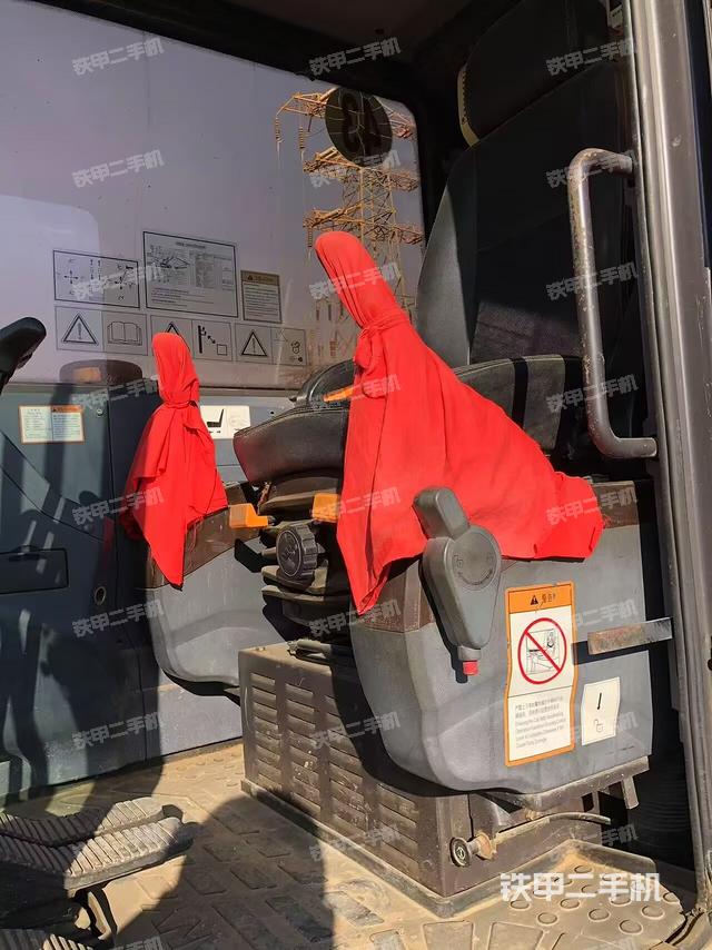 駕駛室整體（整機外觀）