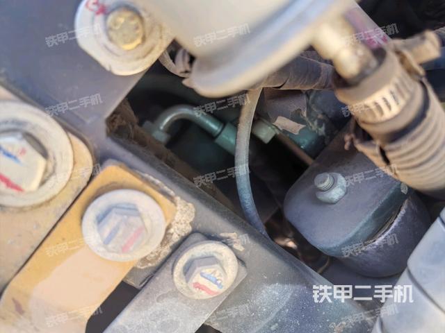 液壓泵艙室正面整體(整機(jī)外觀) 液壓泵艙室正面整體(整機(jī)外觀)