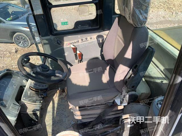 駕駛室操作臺(整機外觀及大件) 駕駛室操作臺(整機外觀及大件)