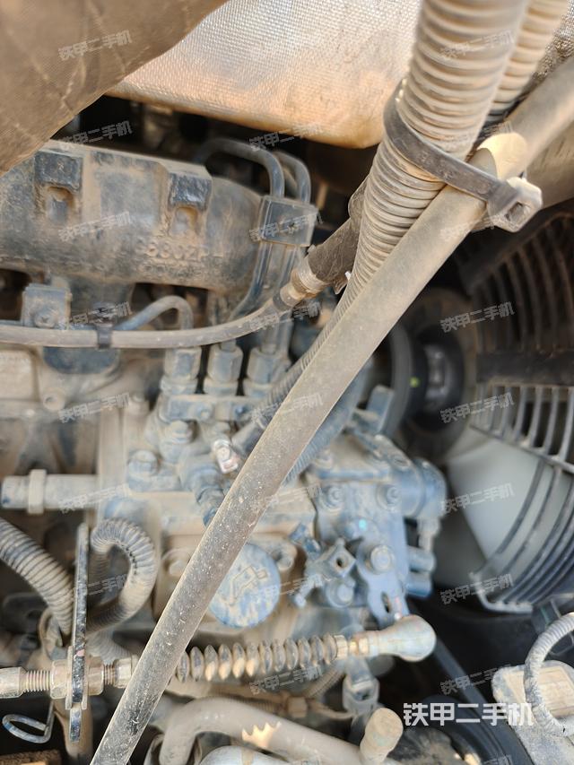 回转马达和主控阀（整机外观）