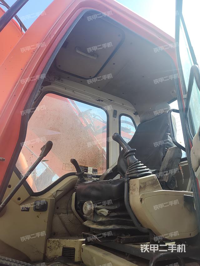 驾驶室整体（整机外观）