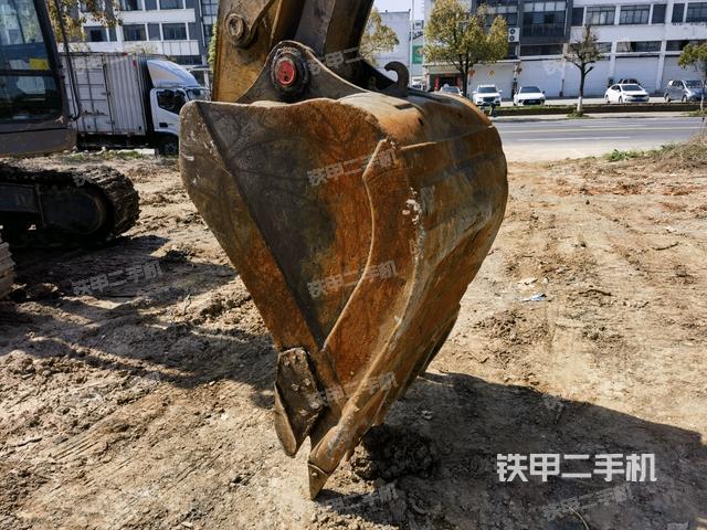 鏟斗45度(工作和回轉(zhuǎn)裝置) 鏟斗45度(工作和回轉(zhuǎn)裝置)