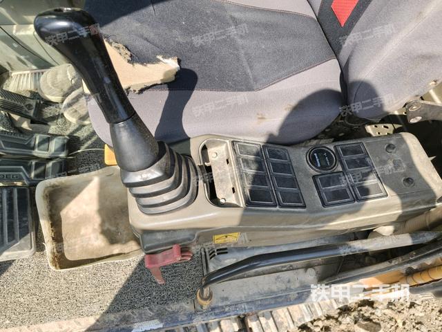 座椅左側(cè)控制臺/音響/含左手柄（駕駛室部分）