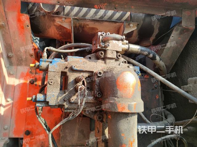液壓泵斜45?右(大件艙室) 液壓泵斜45?右(大件艙室)