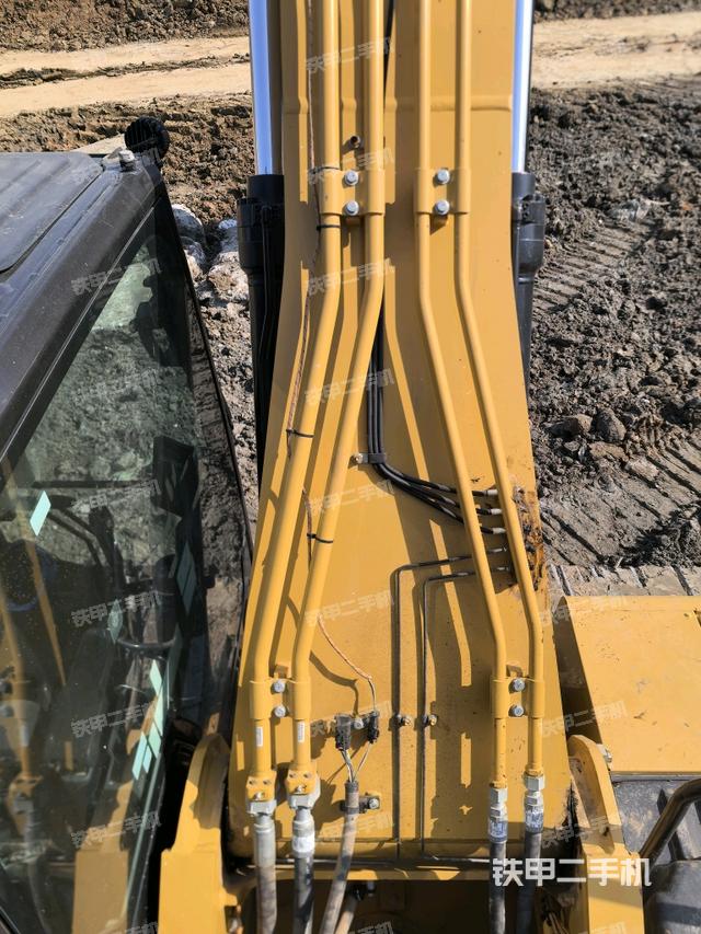 大臂背部俯視（工作和回轉(zhuǎn)裝置）