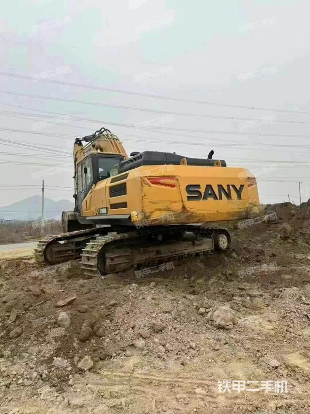 驾驶室顶部（整机外观）