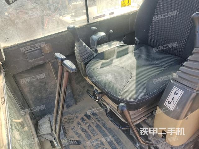 显示屏 (驾驶室部分) 显示屏 (驾驶室部分)