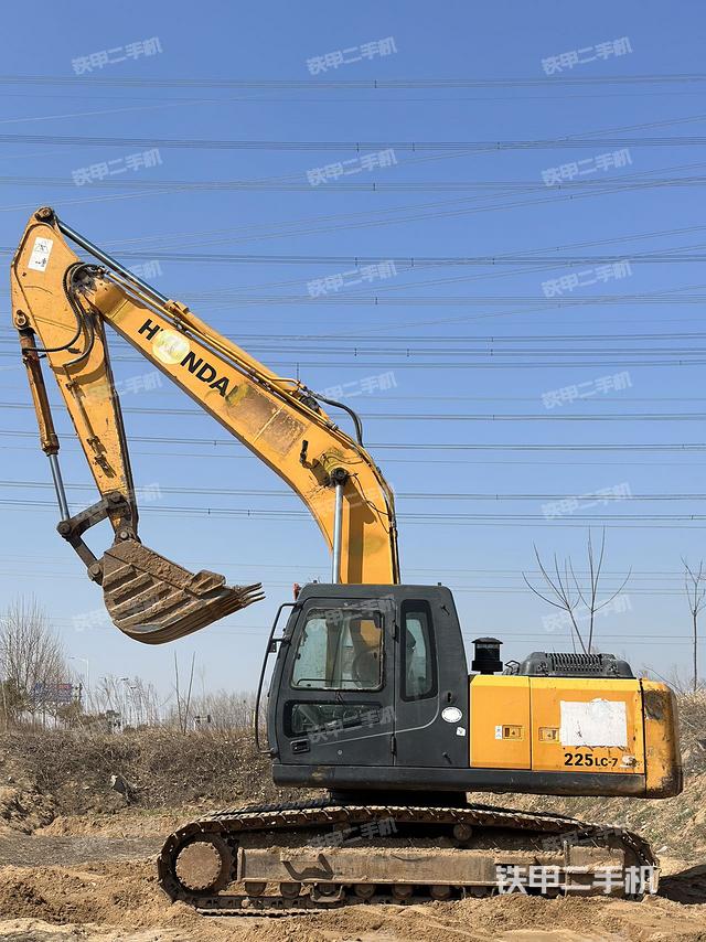 驾驶室顶部（整机外观）