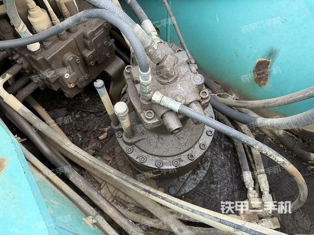 發(fā)動(dòng)機(jī)室（上車部件）