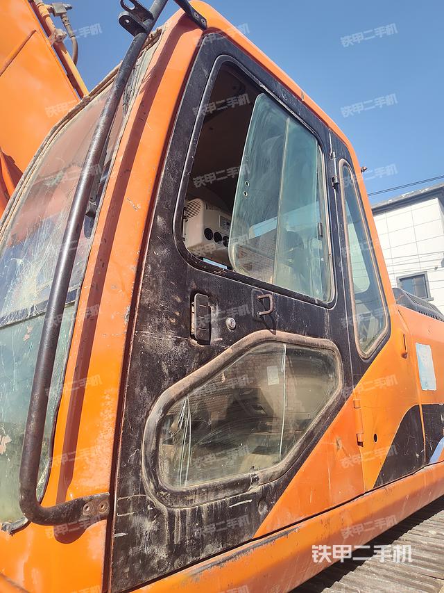 驾驶室整体（整机外观）