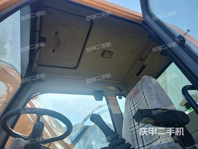 驾驶室顶部（整机外观）