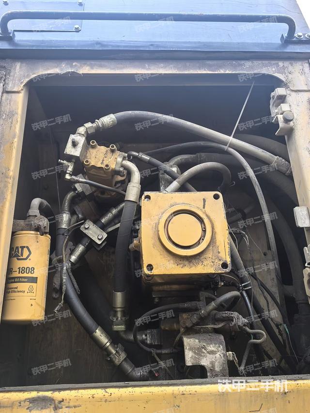 液壓泵斜45?右（大件艙室）