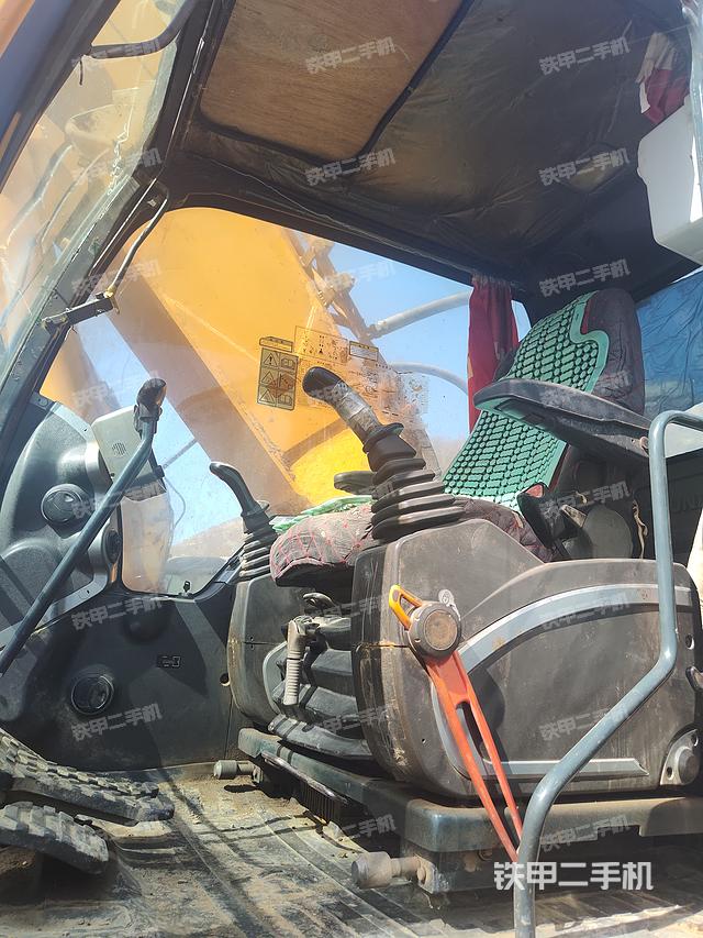 駕駛室整體（整機(jī)外觀）