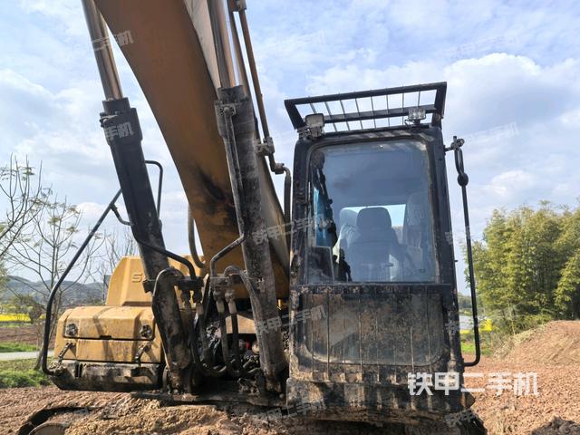 大臂油缸整體?豎拍（工作和回轉(zhuǎn)裝置）