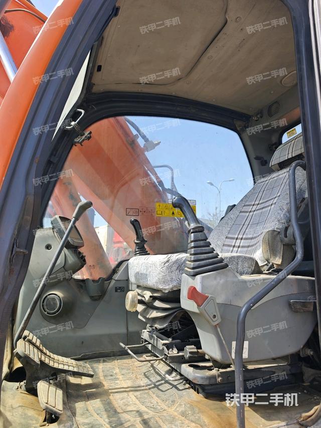 駕駛室整體（整機(jī)外觀）