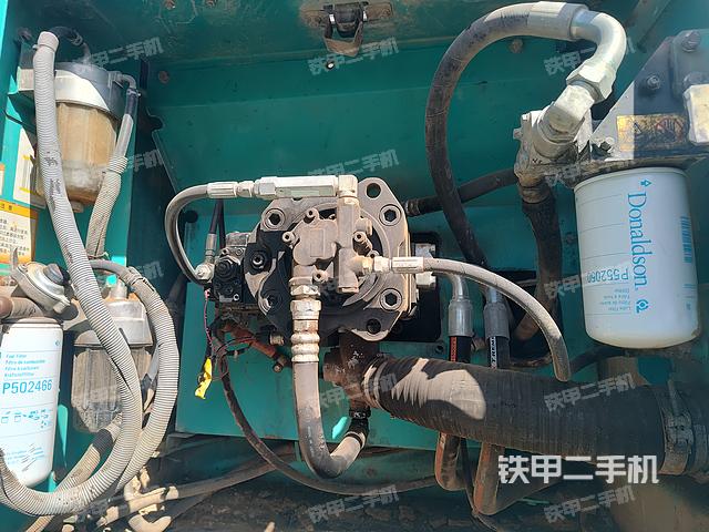 液壓泵艙室正面整體(整機(jī)外觀) 液壓泵艙室正面整體(整機(jī)外觀)