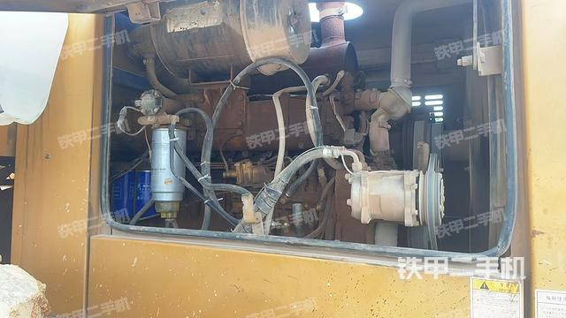 發(fā)動(dòng)機(jī)左側(cè)（整機(jī)外觀及大件）