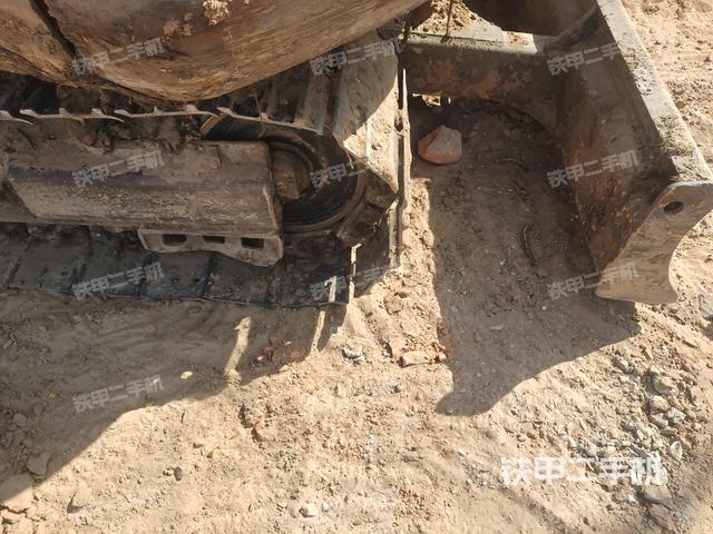 右侧履带整体 (行走机构) 右侧履带整体 (行走机构)