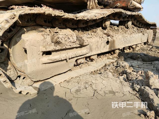左側(cè)履帶整體?(行走機(jī)構(gòu)) 左側(cè)履帶整體?(行走機(jī)構(gòu))