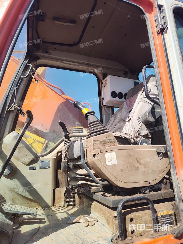 驾驶室整体（整机外观）