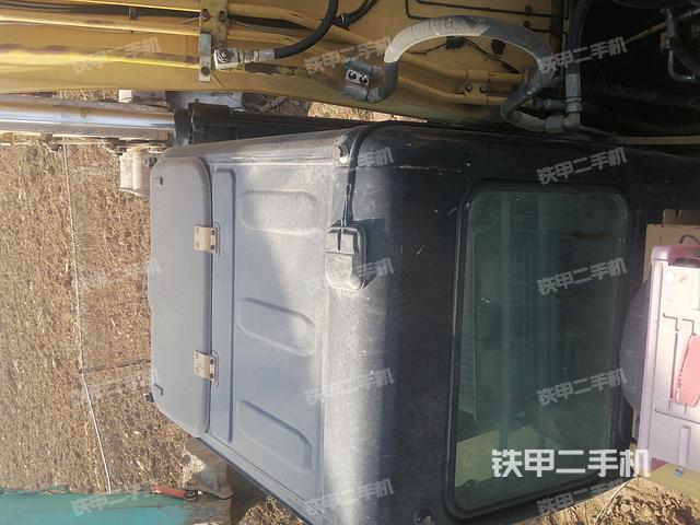 驾驶室顶部（整机外观）