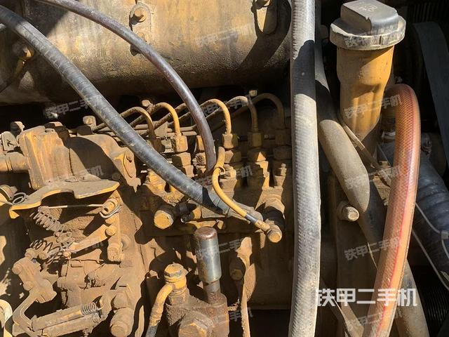 發(fā)動(dòng)機(jī)左側(cè)（整機(jī)外觀及大件）