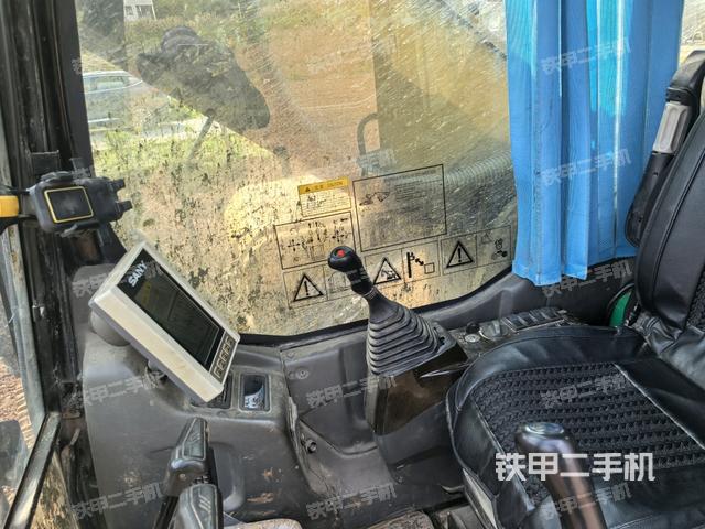 后窗玻璃角標(biāo)（駕駛室部分）