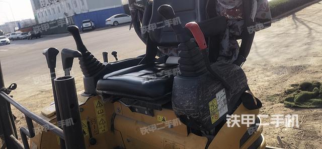 駕駛室頂部（整機(jī)外觀）