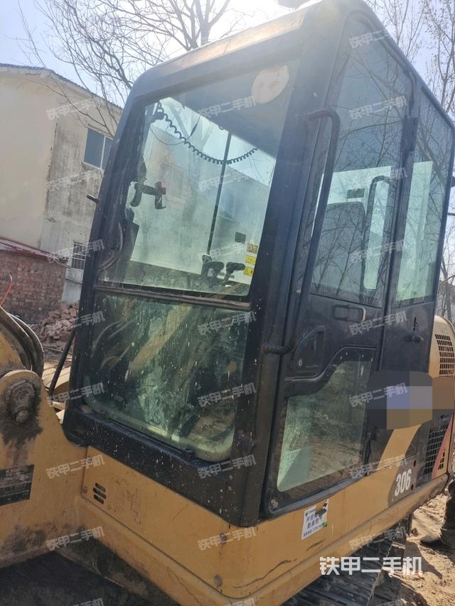 驾驶室正侧(驾驶室部分)  驾驶室正侧(驾驶室部分)