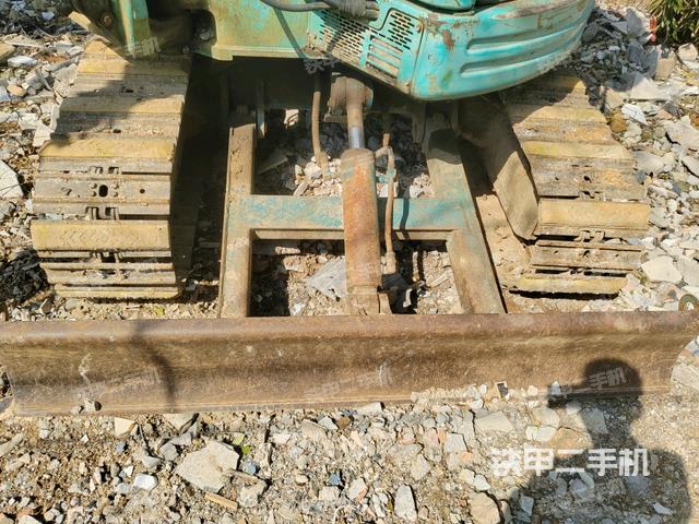 轉(zhuǎn)盤和下車架正前（工作和回轉(zhuǎn)裝置）