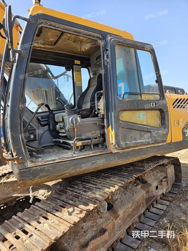 駕駛室整體（整機(jī)外觀）