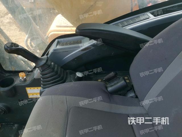 座椅右側(cè)控制臺/鑰匙門/油門/含右手柄（駕駛室部分）